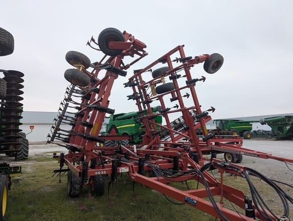 2011 Krause 5635 Equipment Image0