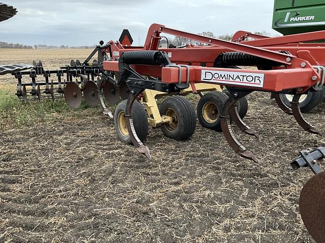 Image of Kuhn Krause Dominator 4850 equipment image 2