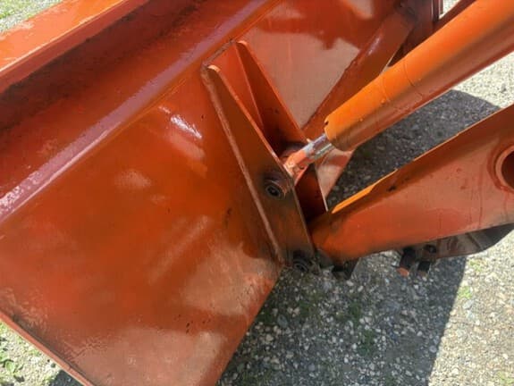 Image of Kubota B3200 equipment image 4