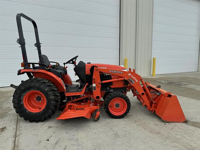 Image of Kubota B3200 equipment image 1