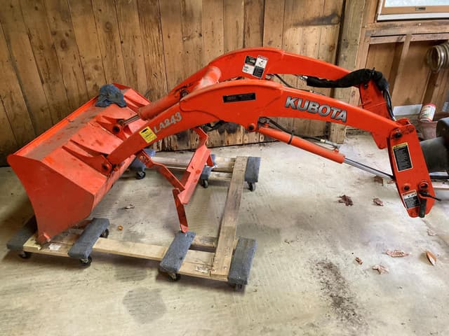 Image of Kubota BX2660 equipment image 4