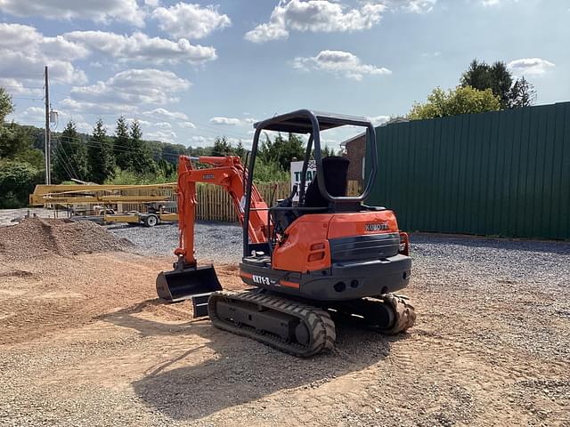 Image of Kubota KX71-3 equipment image 2