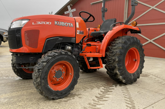 2011 Kubota L3200 Tractors Less than 40 HP for Sale | Tractor Zoom