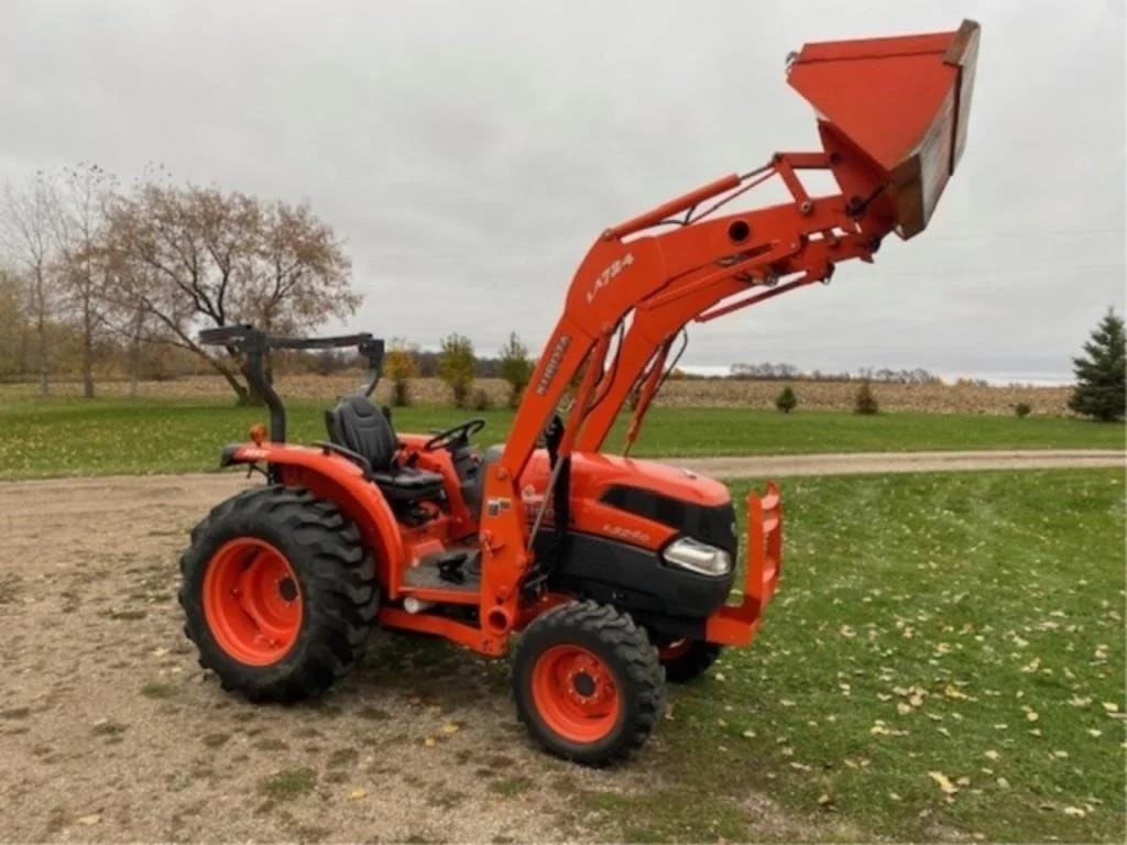 Main image Kubota L3240