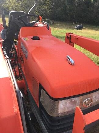 Image of Kubota L3400 equipment image 2