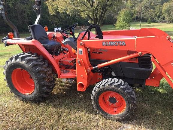 Image of Kubota L3400 equipment image 1