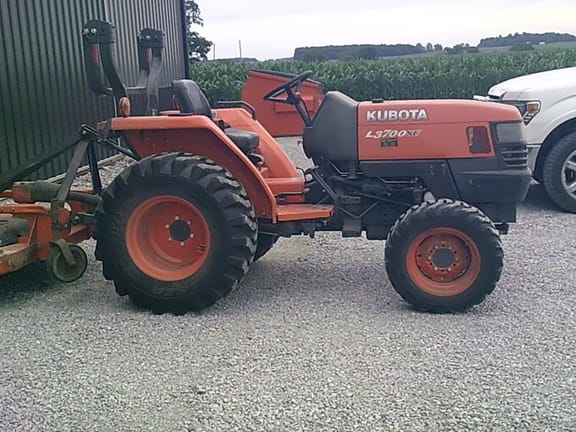 2011 Kubota L3700SU Equipment Image0