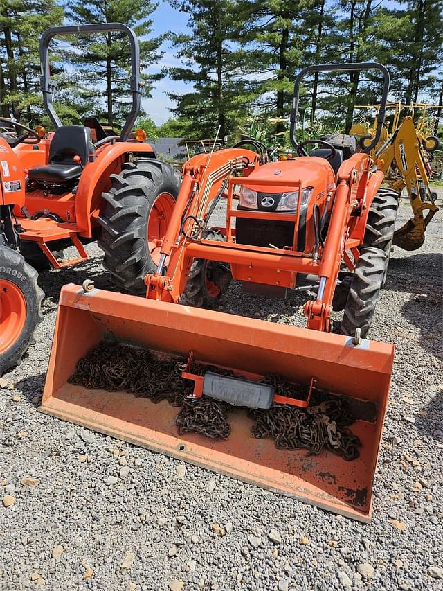 Image of Kubota L3800D equipment image 2