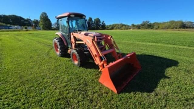 Image of Kubota L5740 equipment image 3