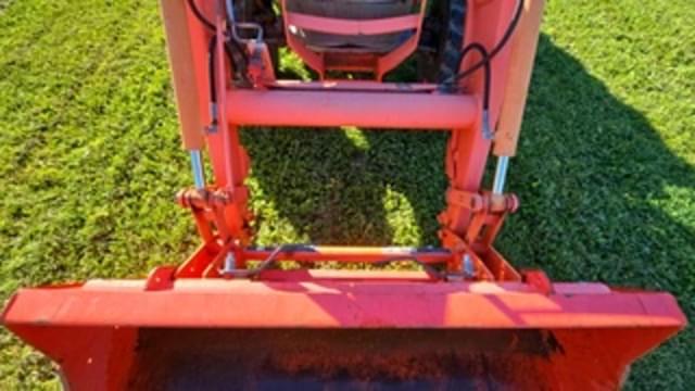 Image of Kubota L5740 equipment image 4