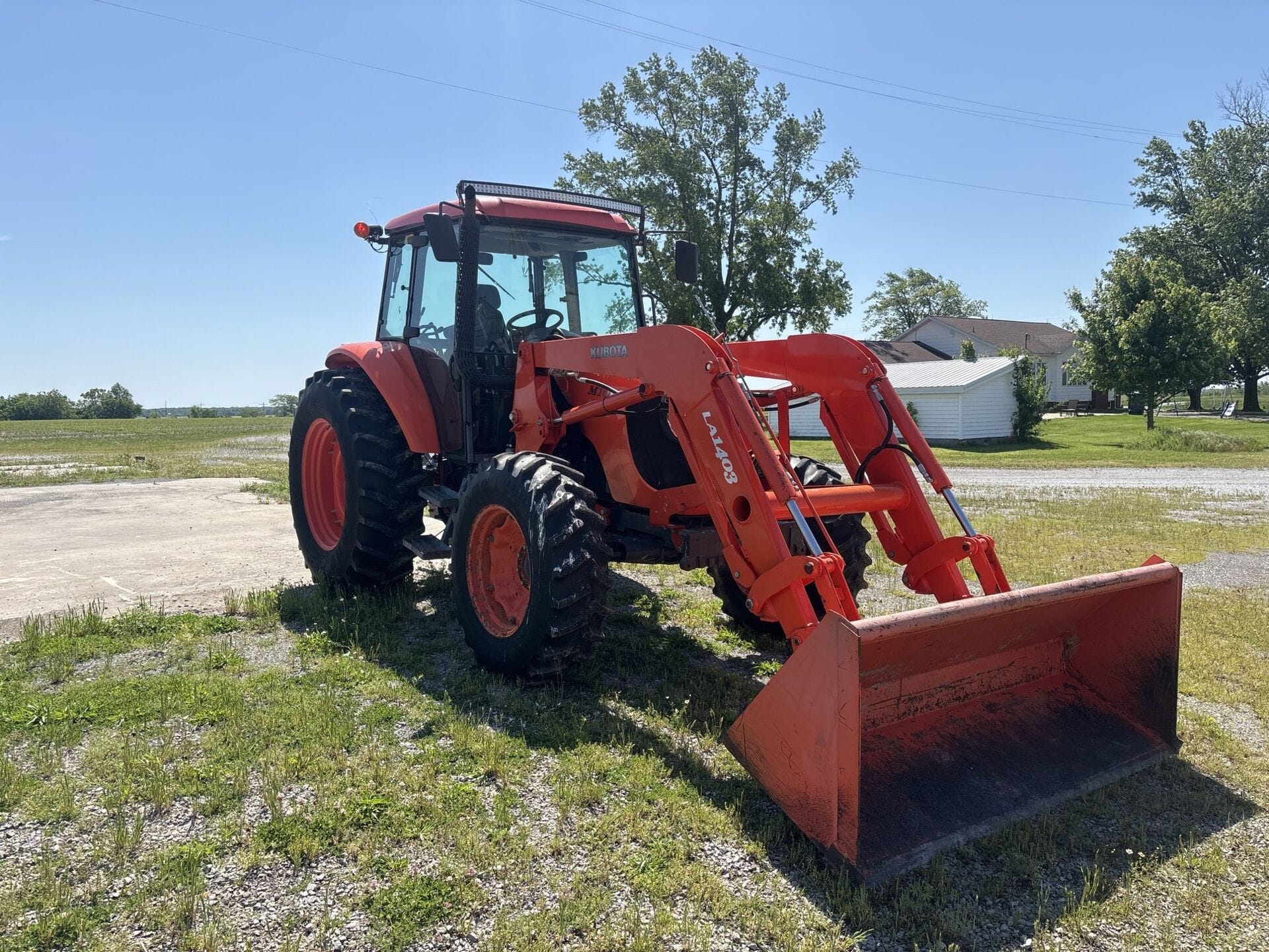 2011 Kubota M108S Equipment Image0