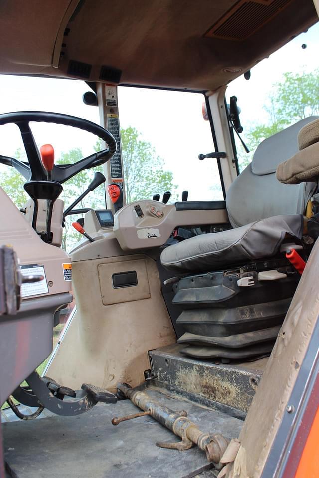 Image of Kubota M125X equipment image 4