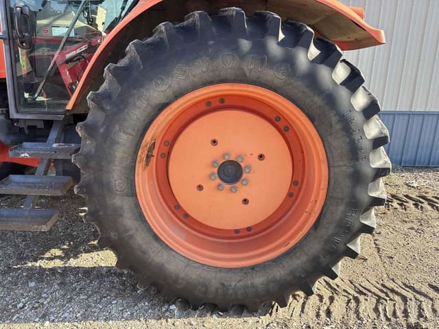 Image of Kubota M126X equipment image 3