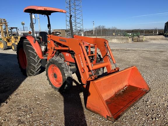 Image of Kubota M7040 equipment image 3