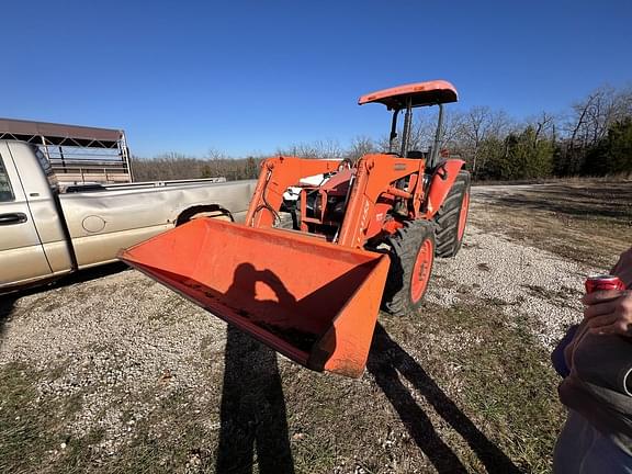 Image of Kubota M7040 equipment image 1