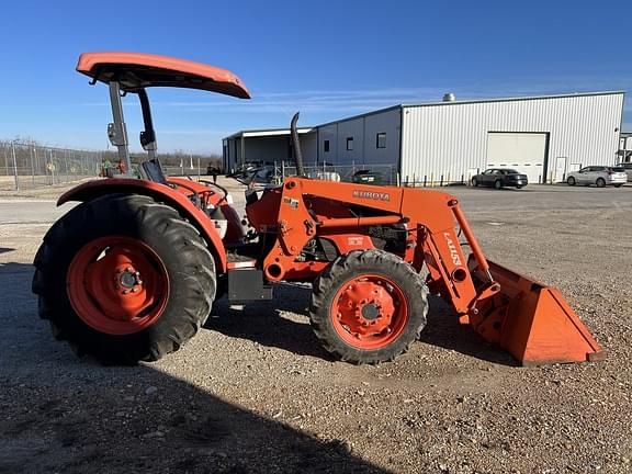 Image of Kubota M7040 equipment image 4