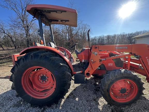 Image of Kubota M7040 equipment image 4