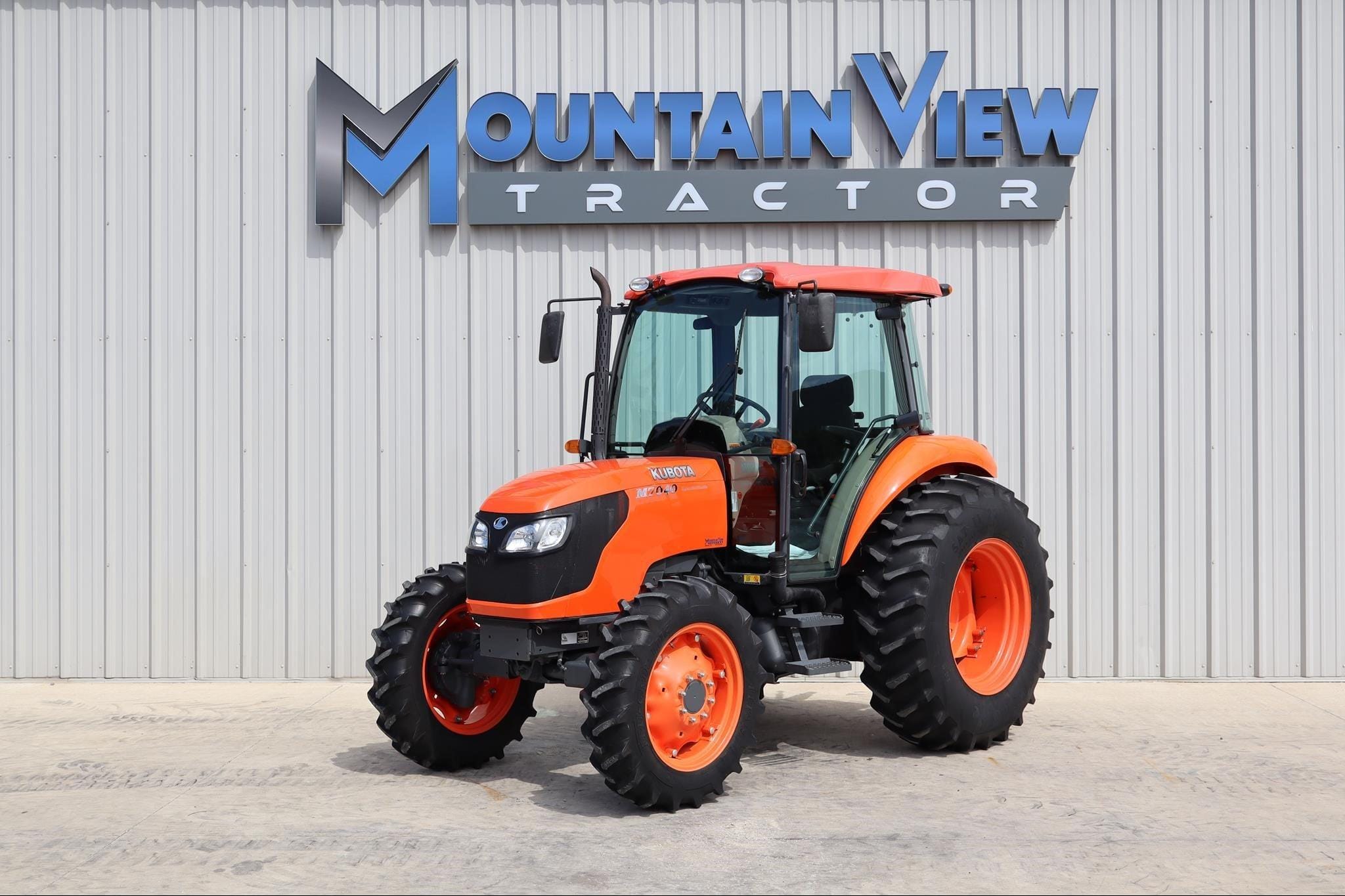2011 Kubota M7040D Equipment Image0