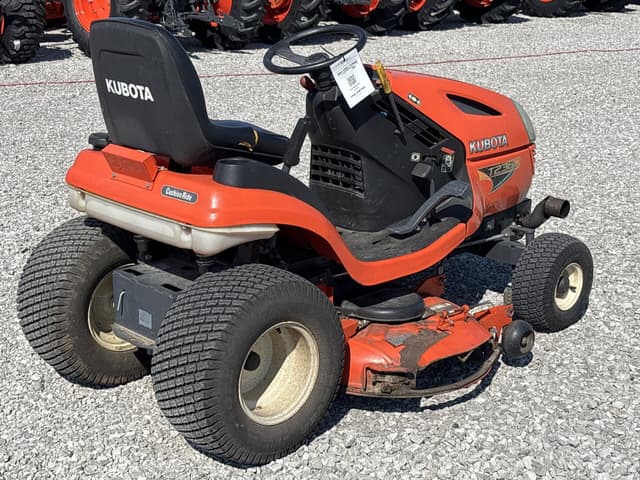 Image of Kubota T2380 equipment image 2