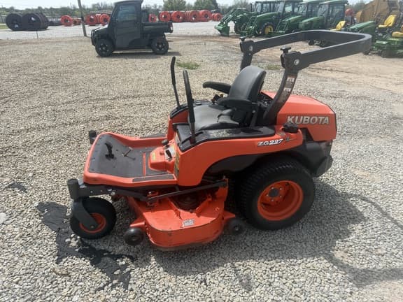 Image of Kubota ZG227 equipment image 4