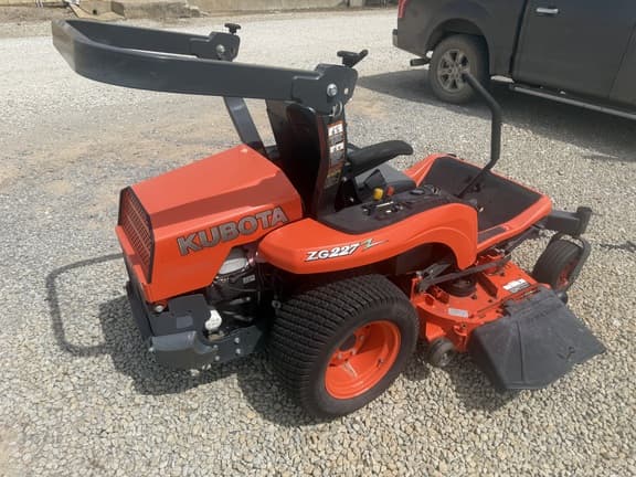Image of Kubota ZG227 equipment image 2