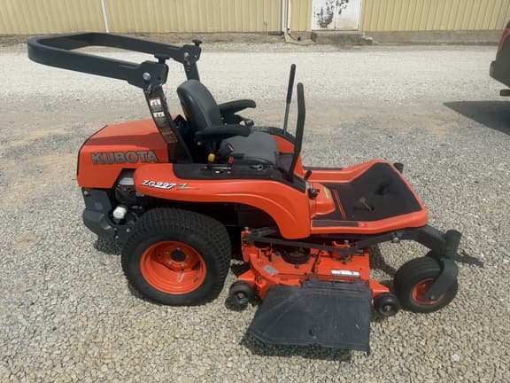 Image of Kubota ZG227 equipment image 1