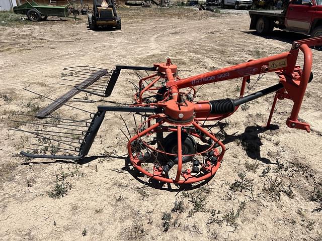 Image of Kuhn Haybob 300 equipment image 3