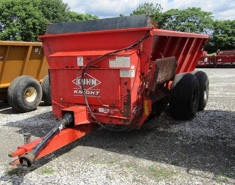 2011 Kuhn Knight 8124 Equipment Image0