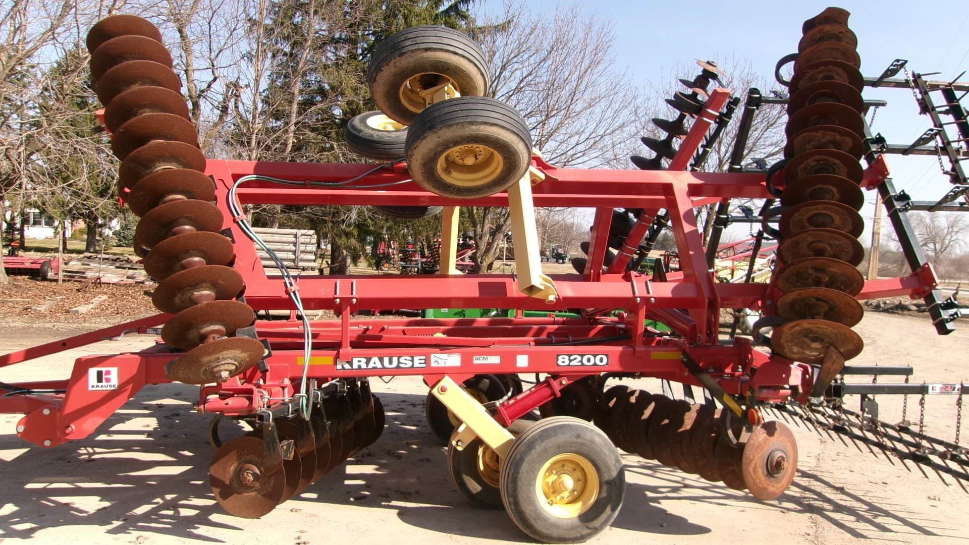2011 Kuhn Krause 8200 Equipment Image0