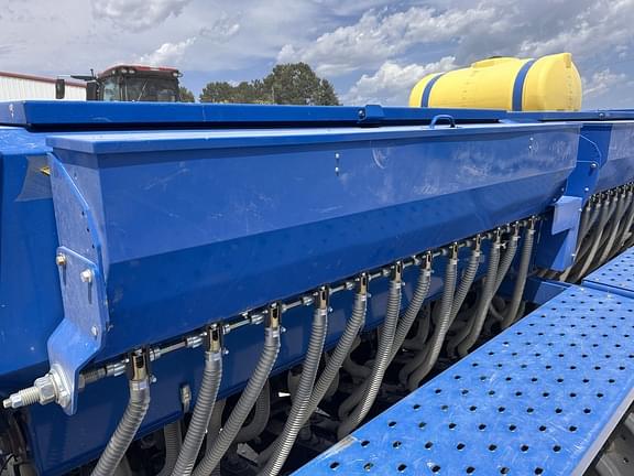 Image of Landoll 5530 equipment image 3