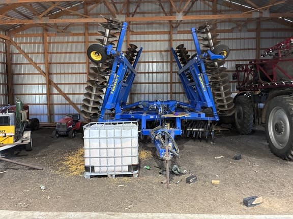 Image of Landoll 6230 equipment image 2