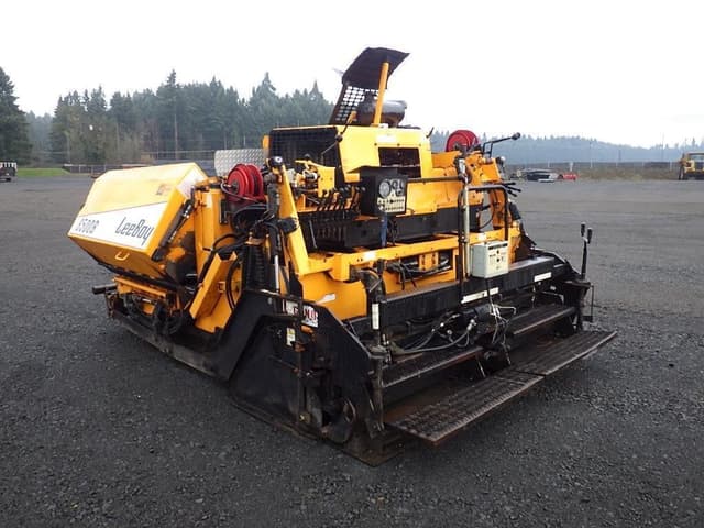 Image of LeeBoy 8500B equipment image 2