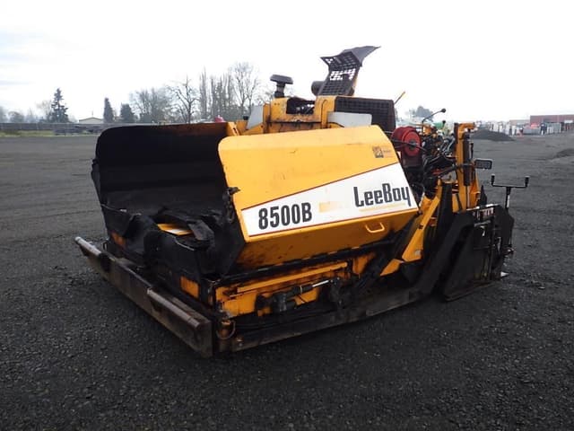 Image of LeeBoy 8500B equipment image 4