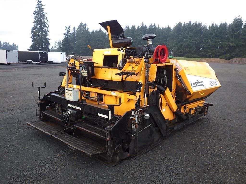 2011 LeeBoy 8500B Equipment Image0
