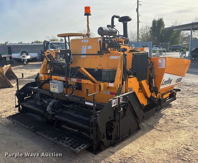 Image of LeeBoy 8500B equipment image 4