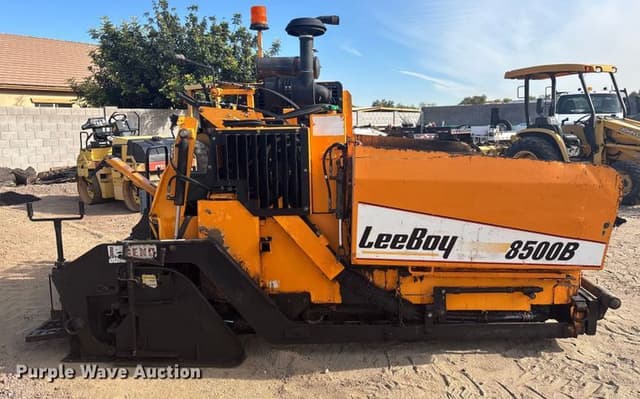 Image of LeeBoy 8500B equipment image 3