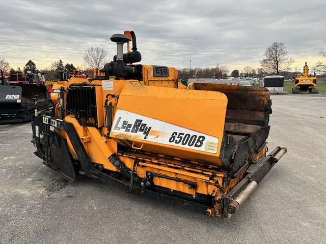 Image of LeeBoy 8500B equipment image 2