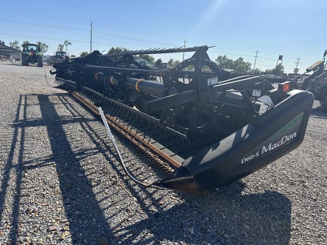 Image of MacDon D60-S equipment image 2