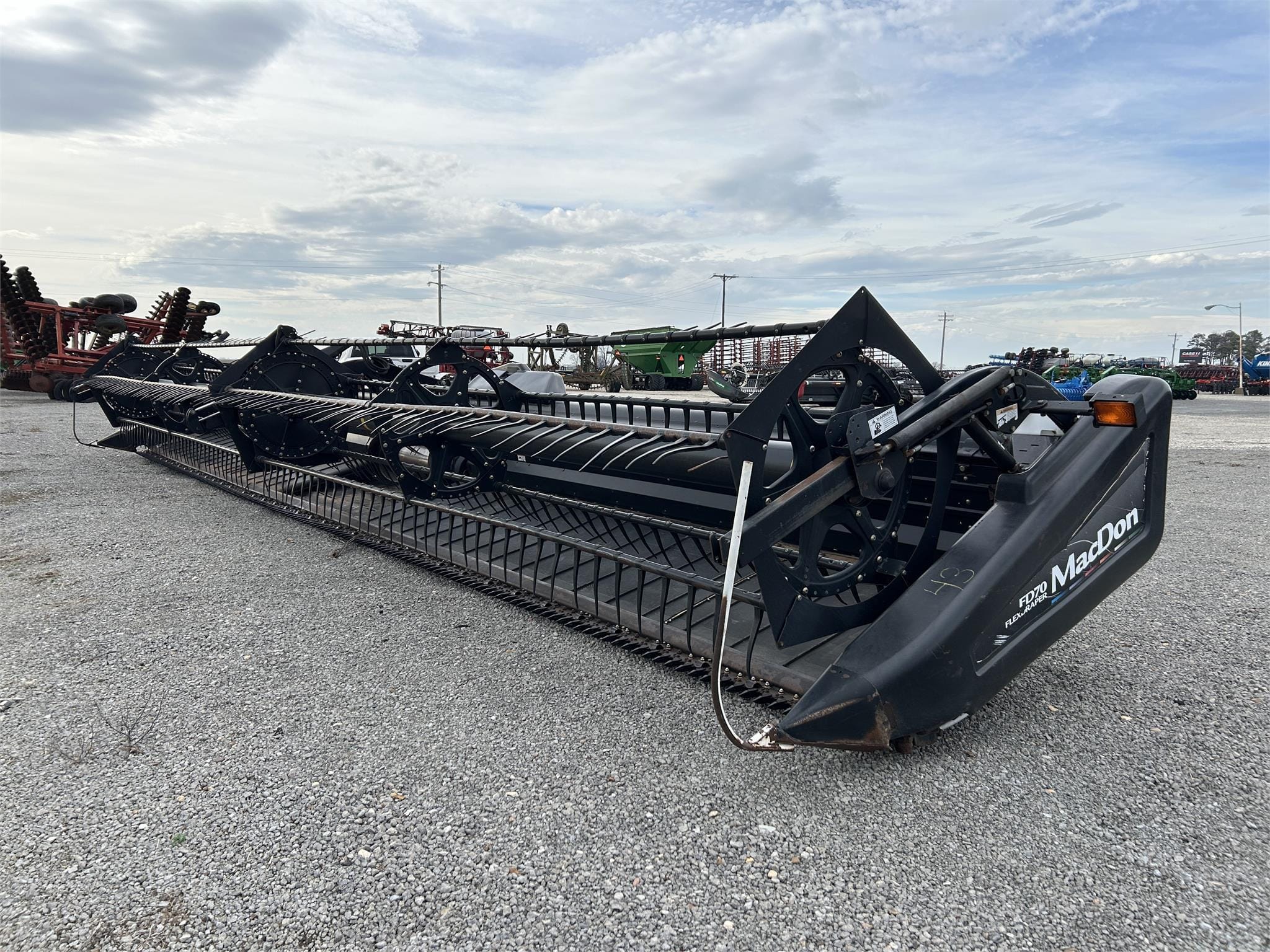 2011 MacDon FD70 Equipment Image0