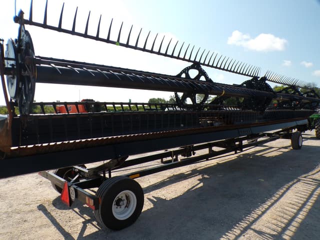 Image of MacDon FD70 equipment image 1