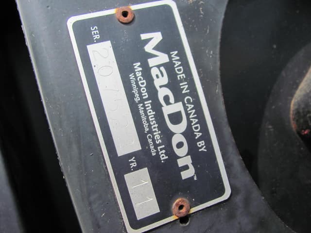 Image of MacDon FD70 equipment image 2