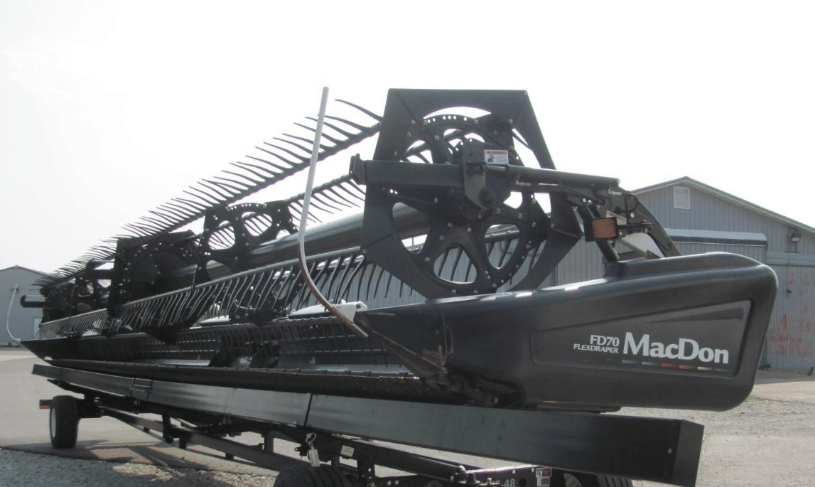 2011 MacDon FD70 Equipment Image0