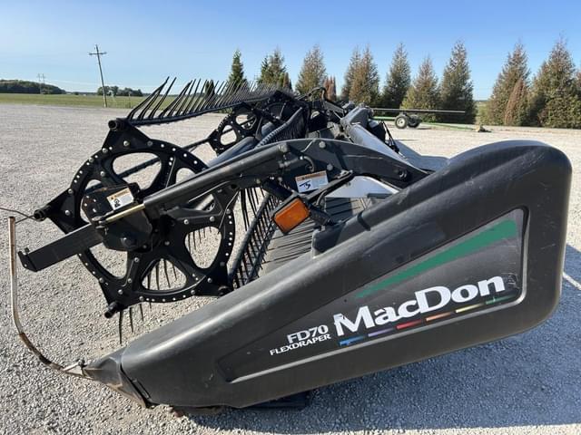 Image of MacDon FD70 equipment image 4