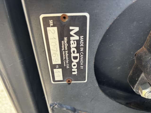 Image of MacDon FD70 equipment image 4