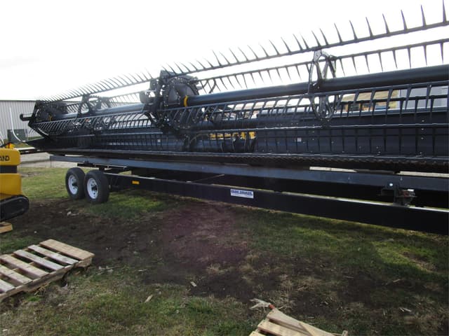 Image of MacDon FD70 equipment image 2