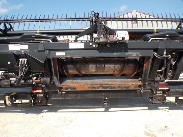 Image of MacDon FD70 equipment image 3