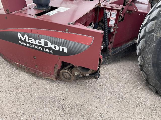 Image of MacDon M205 equipment image 4