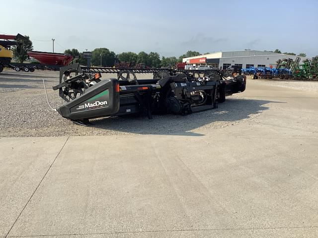 Image of MacDon FD70 equipment image 4