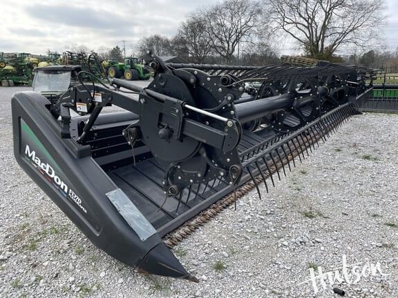 2011 MacDon FD70 Equipment Image0