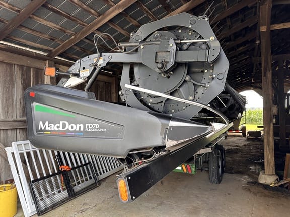 Main image MacDon FD70